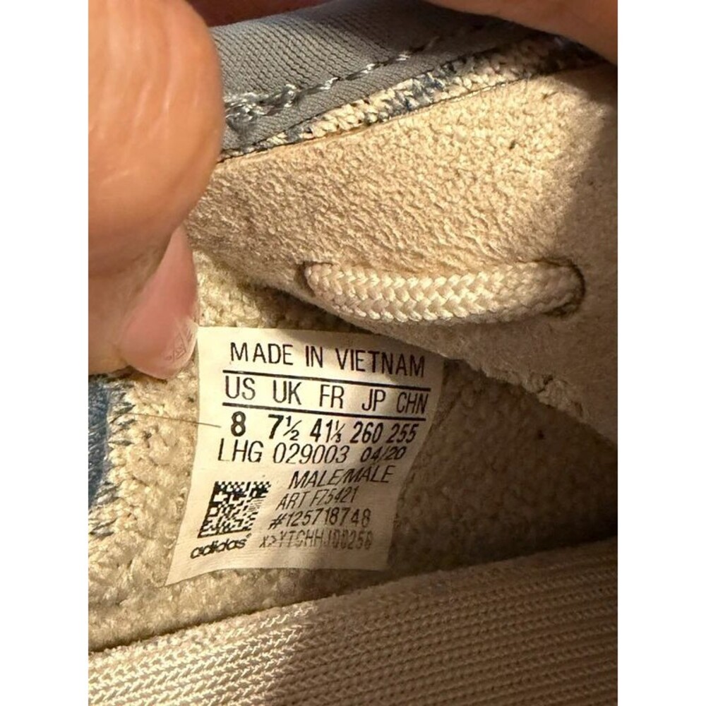 Yeezy - Picture 5 of 6